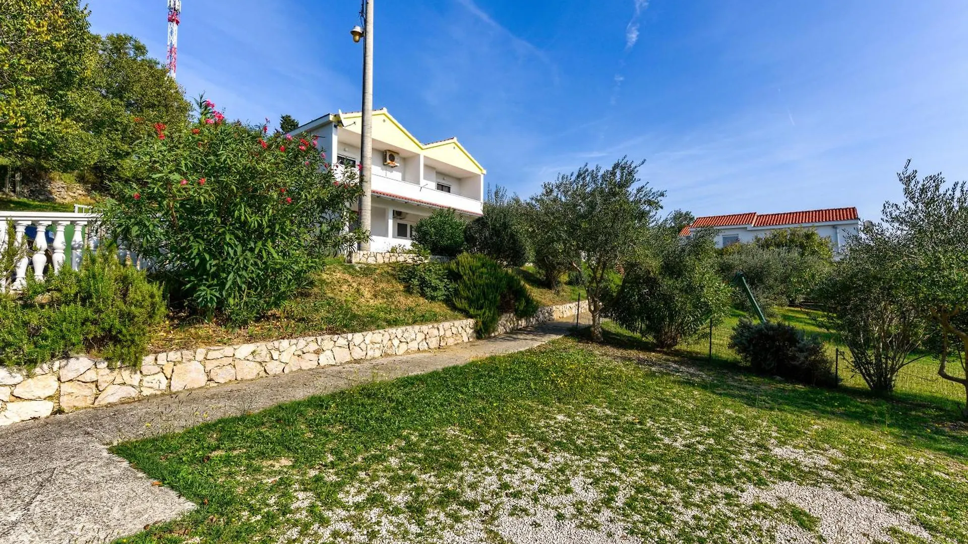 Appartamento Anlage Fuer 35 Personen Ražanac