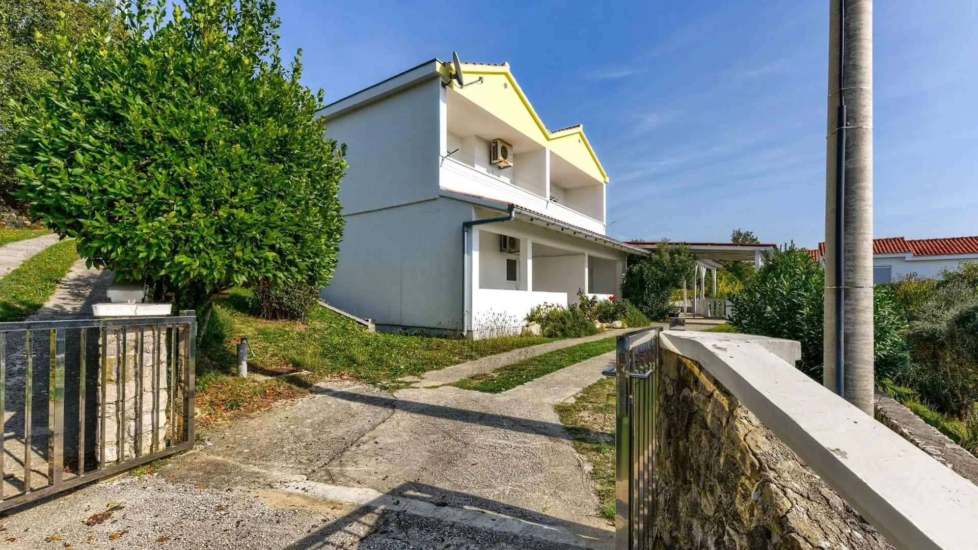 Appartamento Anlage Fuer 35 Personen Ražanac